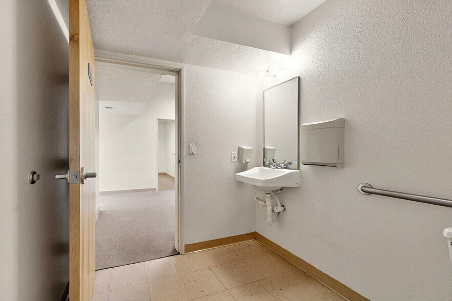 More Photos Of 7900 Lorraine Ct NE, Albuquerque Industrial For Sale