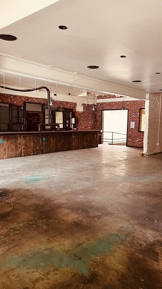 More Photos Of 13625 Ventura Blvd, Sherman Oaks Restaurant For Lease