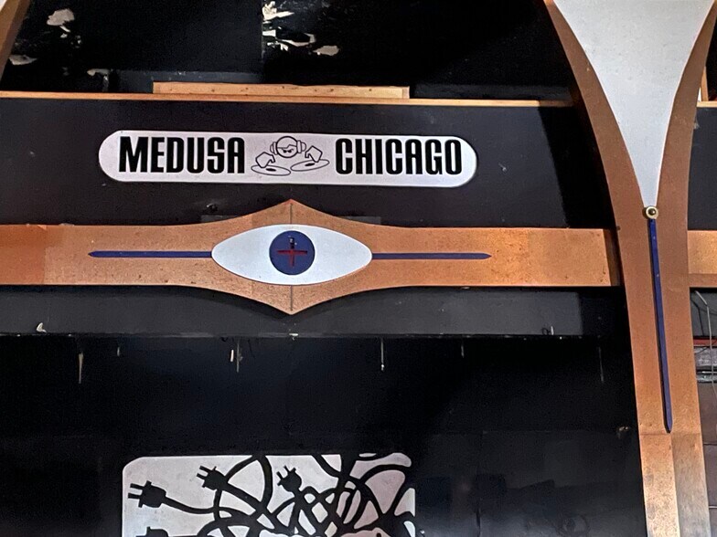 More Photos Of 209-211 E Chicago St, Elgin Bar For Sale