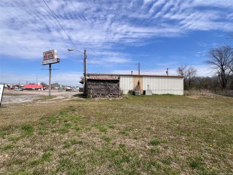 More Photos Of 909 S Garfield Ave, Kiowa Convenience Store For Sale