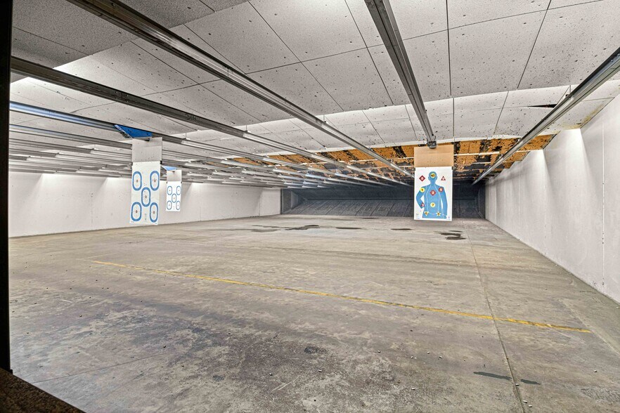 More Photos Of 1031 NE 16th St, Ocala Manufacturing For Sale