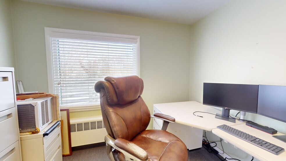 More Photos Of 460 E Main Rd, Middletown Medical For Sale