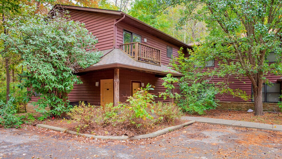 More Photos Of 1533 Arbors Ln, Bloomington Apartments For Sale