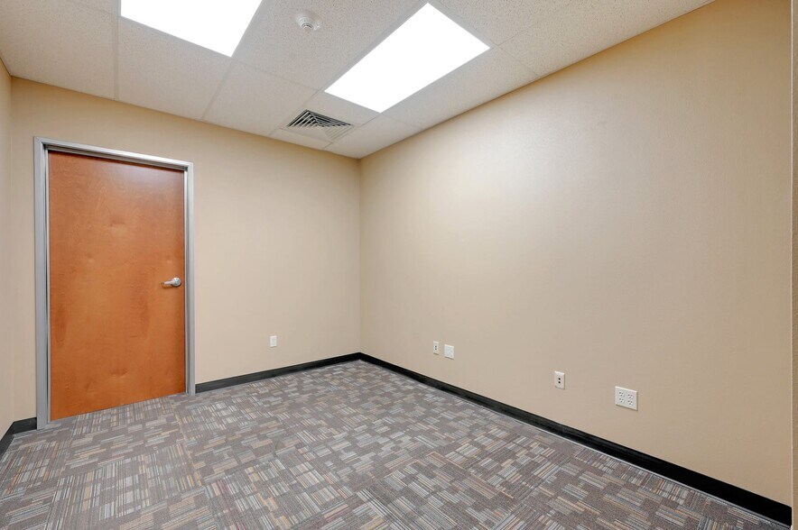 More Photos Of 333 US HWY 290 E, Dripping Springs Unknown For Lease