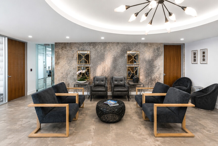 More Photos Of 2 S Biscayne Blvd, Miami Coworking Space