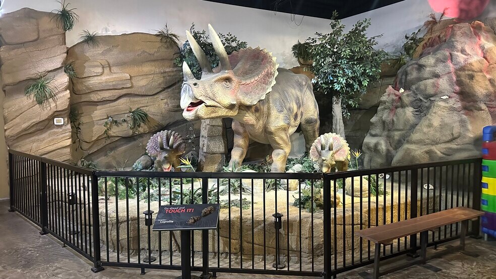 More Photos Of 1381 Dinosaur trail, Drumheller Storefront For Sale