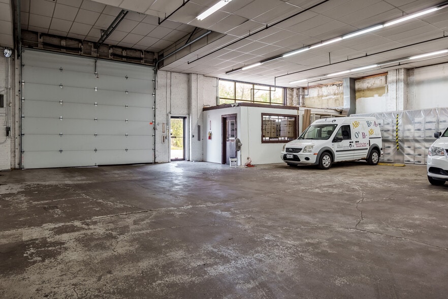 More Photos Of 727 1st Ave, Rockford Industrial For Sale