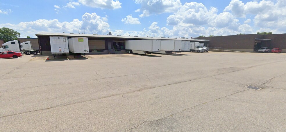 More Photos Of 1100 Gest St, Cincinnati Warehouse For Lease