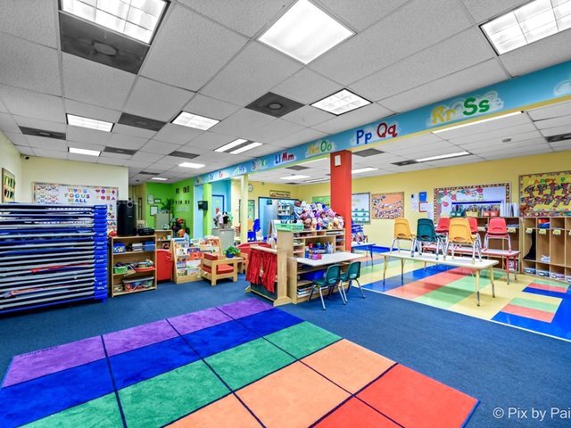 More Photos Of 1405 S 5th Ave, Maywood Office For Sale