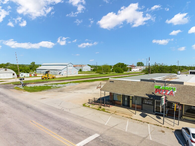 More Photos Of 140 W Main St, Itasca Restaurant For Sale