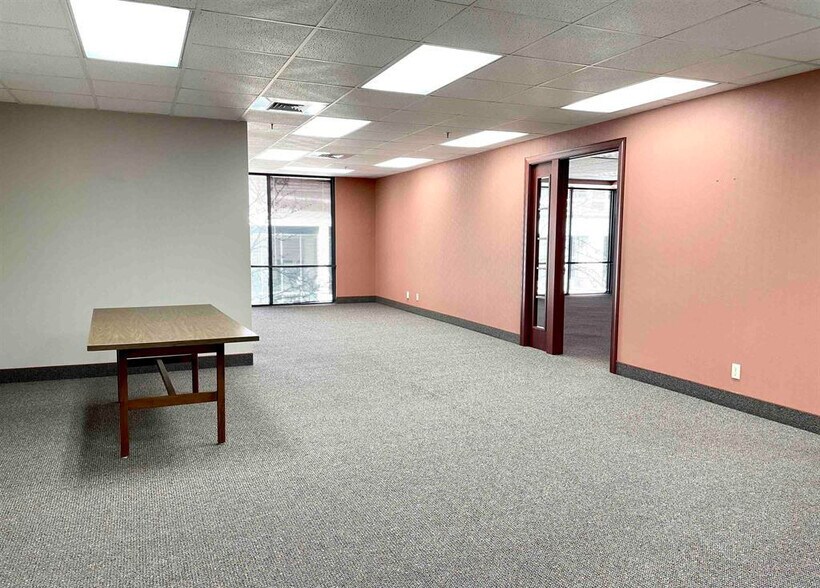More Photos Of 456 Fulton St, Peoria Office For Sale