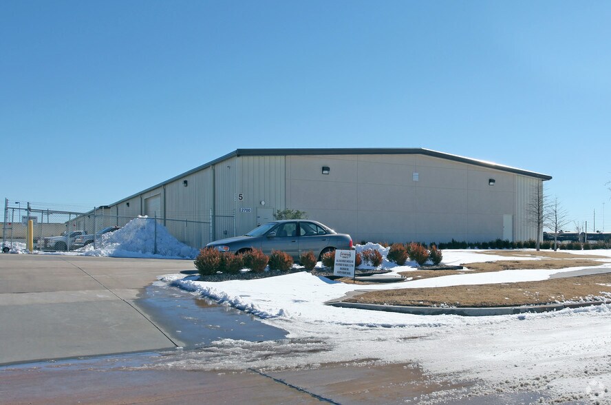 More Photos Of 2624-2700 Railroad Dr, Edmond Manufacturing For Sale