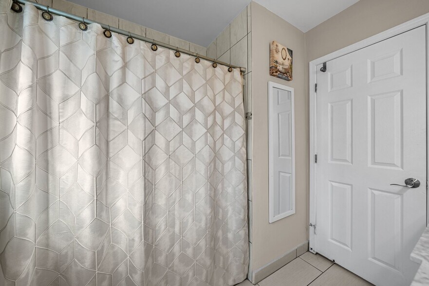 More Photos Of 6661 Wilkinson Ave, North Hollywood Apartments For Sale