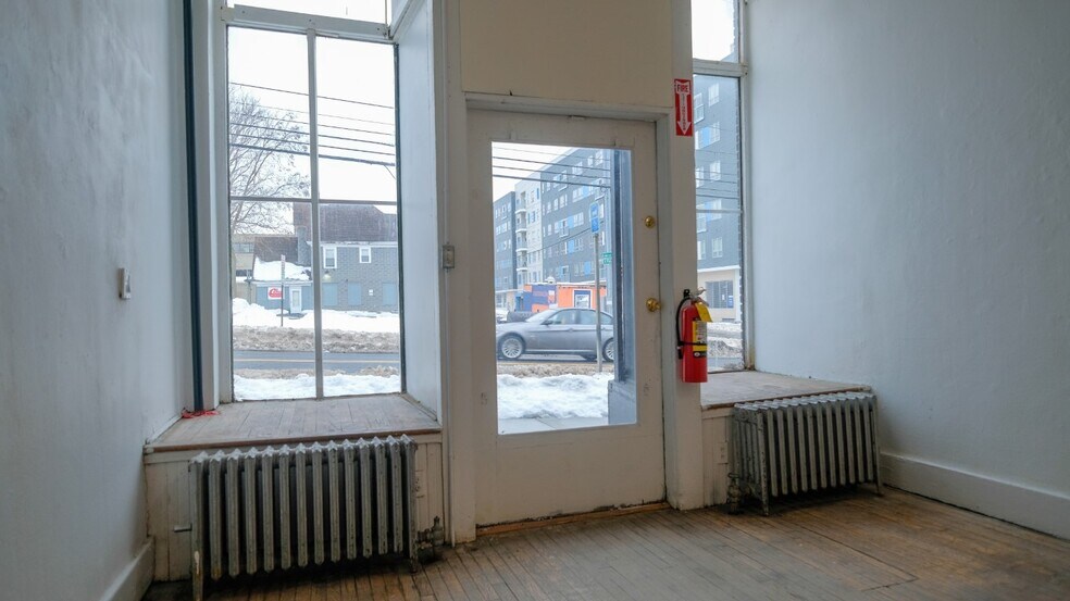 More Photos Of 1005 E Fayette St, Syracuse Apartments For Lease