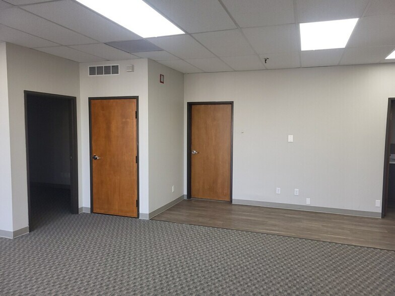 More Photos Of 4020 La Reunion Pky, Dallas Distribution For Lease