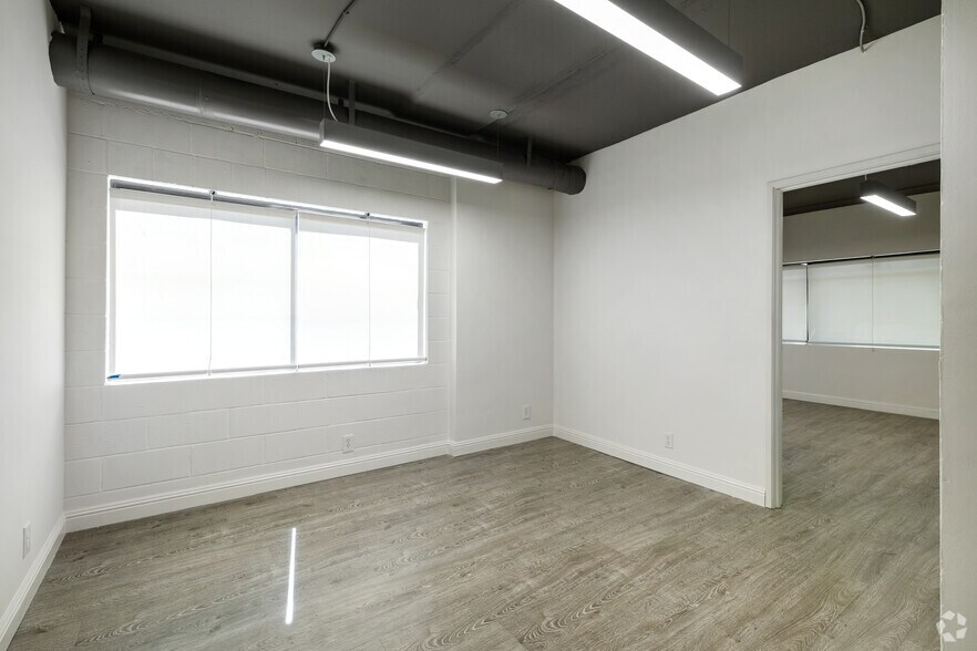 More Photos Of 520 S Sepulveda Blvd, Los Angeles Office For Lease