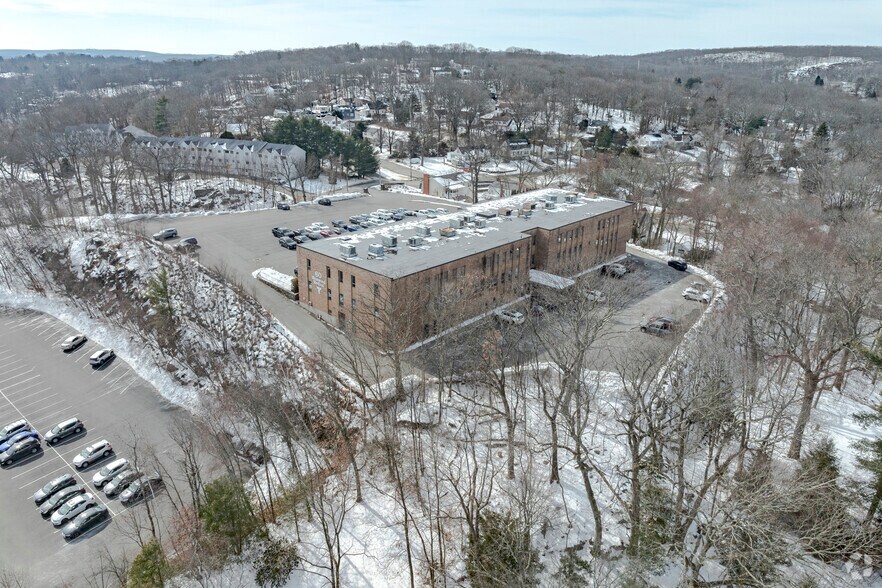 More Photos Of 60 Westwood Ave, Waterbury Medical For Lease