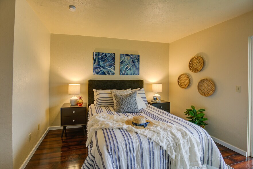 More Photos Of 1031 Discovery Ave SE, Ocean Shores Apartments For Sale