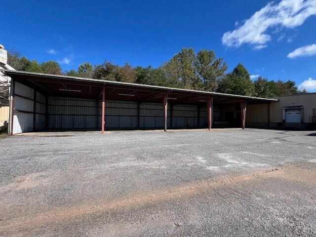 More Photos Of 1120 1st St W, Conover Distribution For Lease