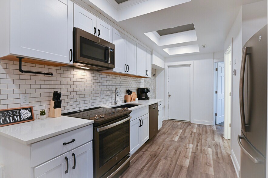 More Photos Of 5519 Northwest Radial Hwy, Omaha Medical For Sale