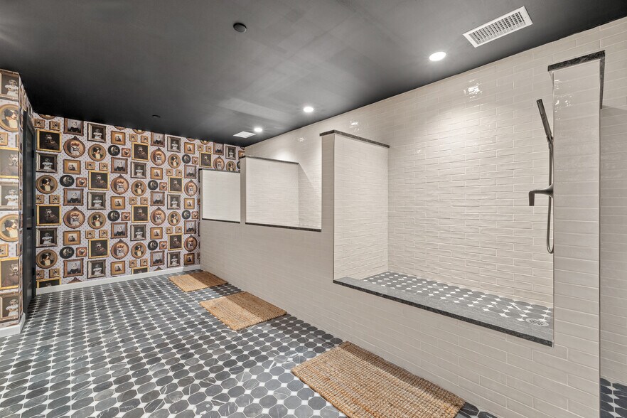 More Photos Of 200 S Broad St, Philadelphia Hotel For Lease