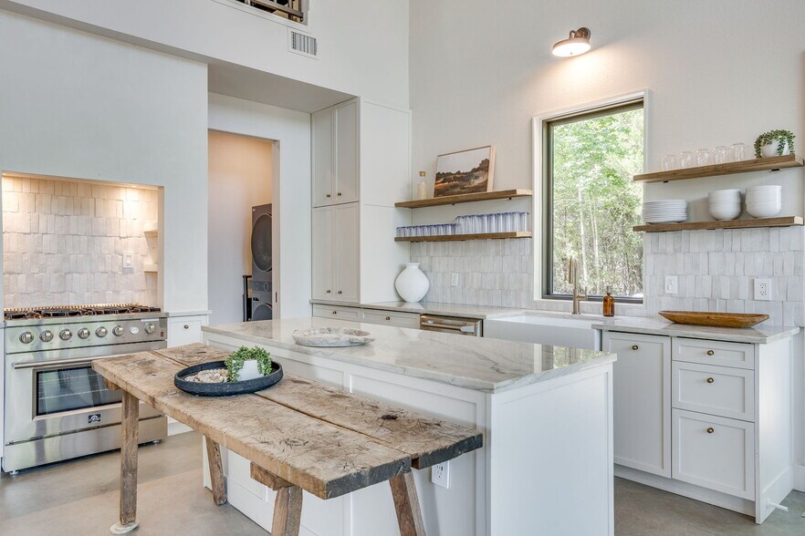 More Photos Of 6725 Rollins Rd, Granbury Specialty For Sale