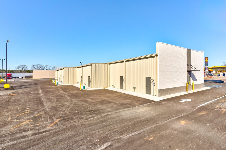 More Photos Of 26406 Main St, Ardmore General Retail For Lease