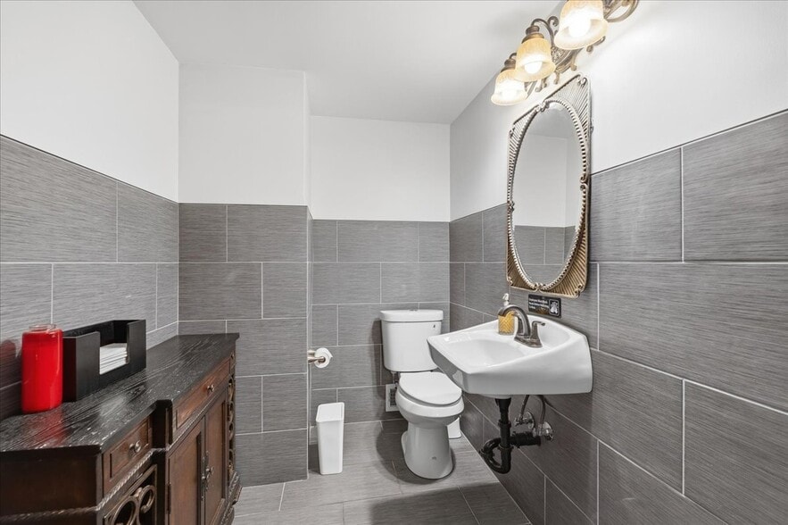 More Photos Of 2104 E Carson St, Pittsburgh Restaurant For Sale