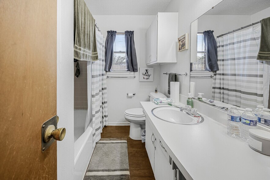 More Photos Of 501-524 Plaza Dr, Slaton Apartments For Sale