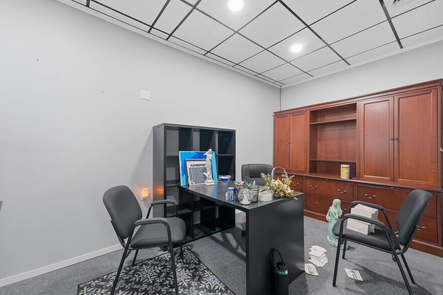 More Photos Of 115 E King St, Garrett General Retail For Sale