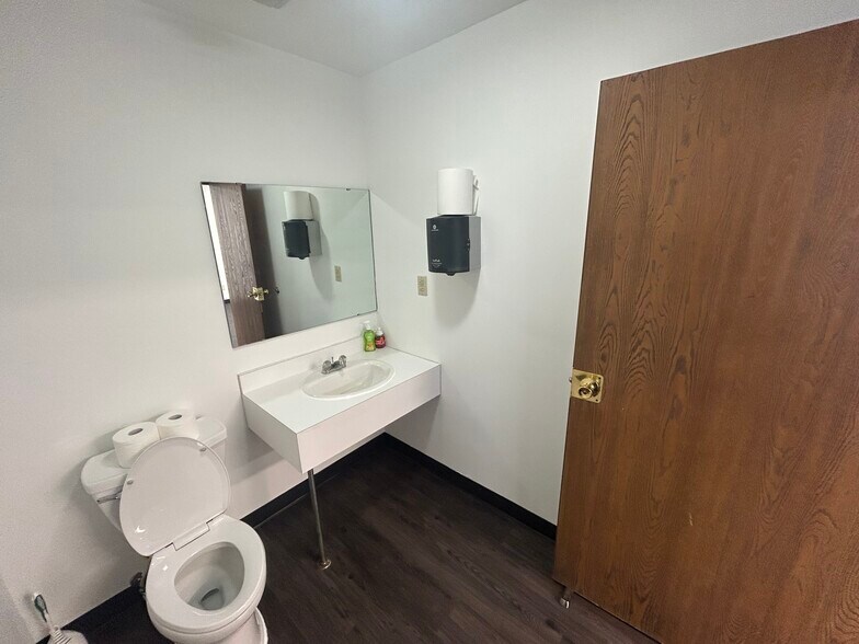 More Photos Of 3371 W Cleveland Rd, South Bend Light Distribution For Lease