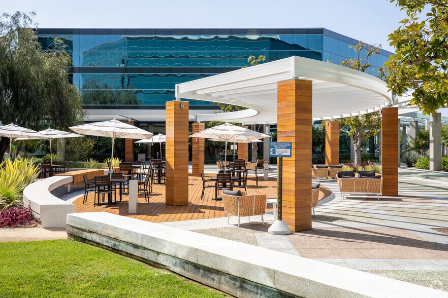 More Photos Of 9655 Granite Ridge Dr, San Diego Unknown For Lease