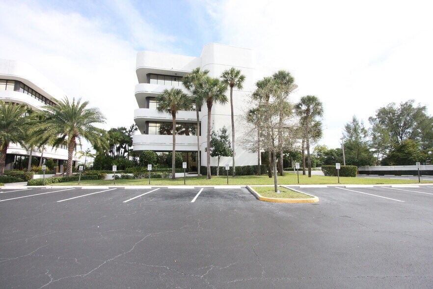 More Photos Of 4700 NW Boca Raton Blvd, Boca Raton Office For Lease
