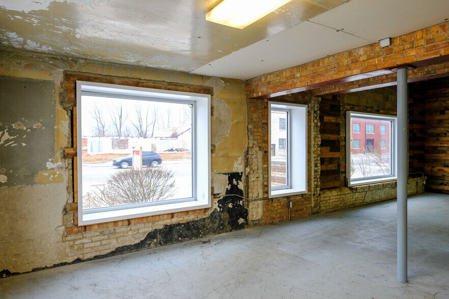More Photos Of 408 W Main St, Benton Harbor Freestanding For Lease