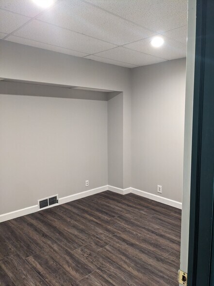 More Photos Of 485-487 Front St, Berea Office Residential For Sale