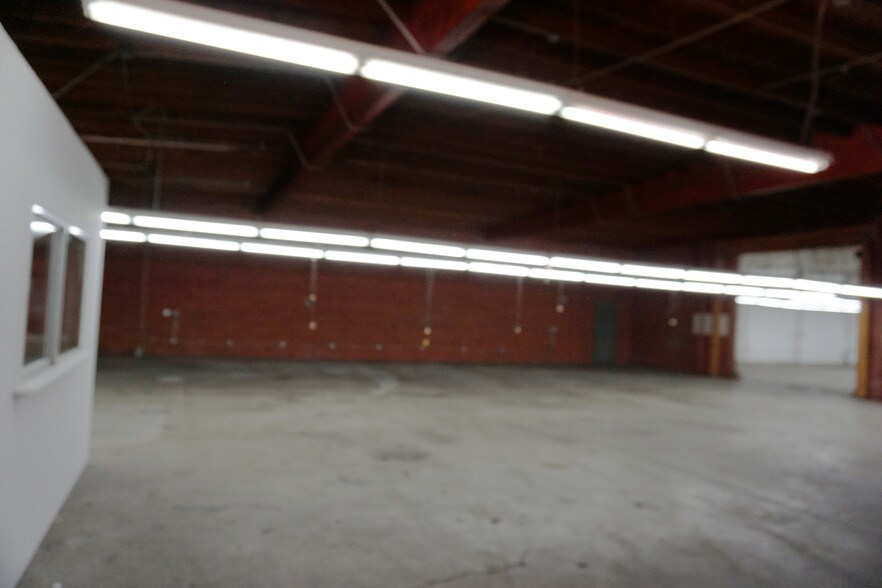 More Photos Of 155-159 W 31st St, Los Angeles Warehouse For Sale