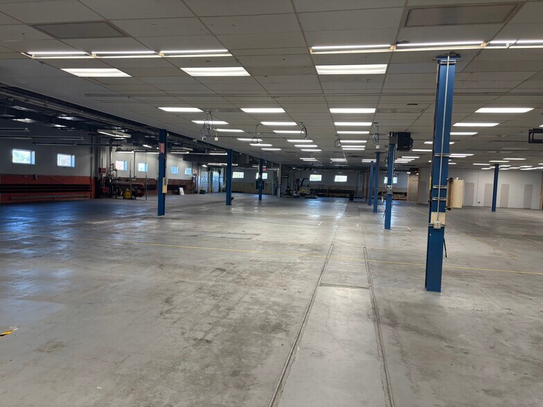 More Photos Of 100 Providence Pike, North Smithfield Manufacturing For Sale