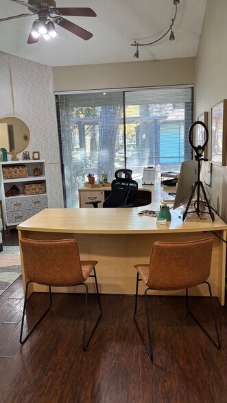 More Photos Of 14343 Torrey Chase Blvd, Houston Office For Sale