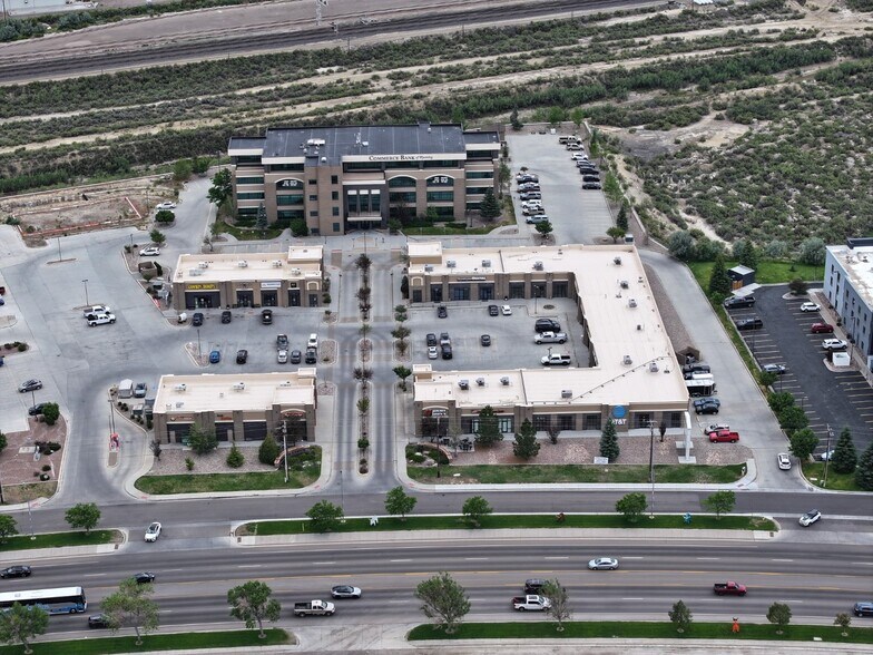 More Photos Of 1575 Dewar Dr, Rock Springs Bank For Lease