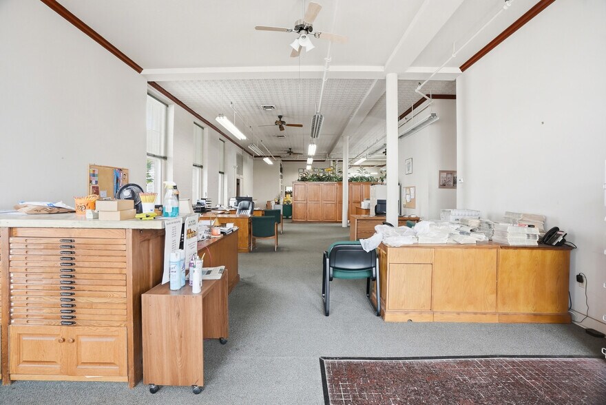 More Photos Of 115 E 5th St, Fulton Office For Sale
