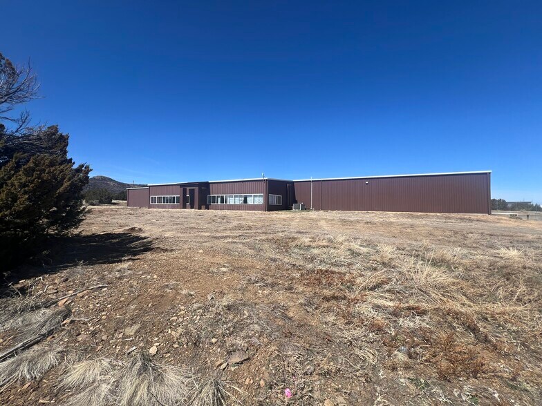 More Photos Of 1104 Constitution Dr, Trinidad Manufacturing For Sale