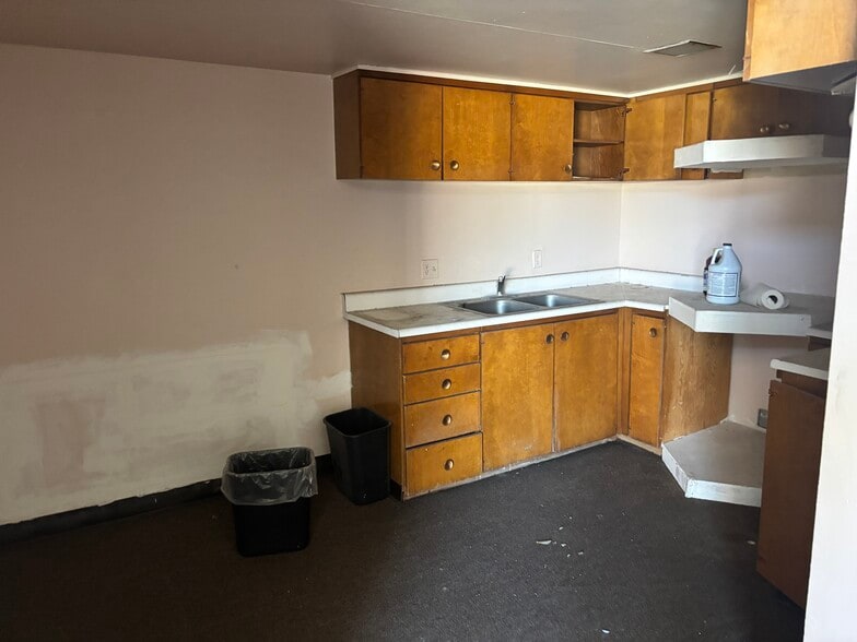 More Photos Of 3761 Royal Crest St, Las Vegas Office Residential For Sale