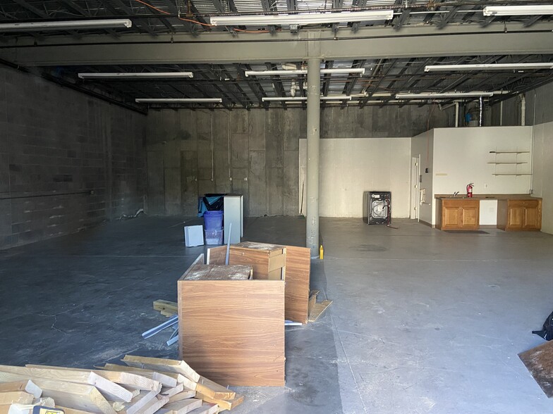 More Photos Of 240-252 Airport Rd, Winchester Light Distribution For Sale