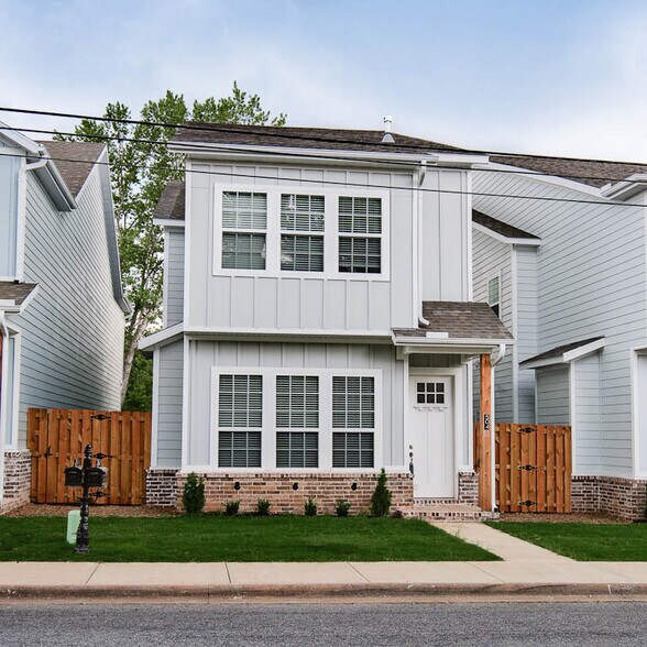 More Photos Of 502-510 W Persimmon St, Rogers Apartments For Sale