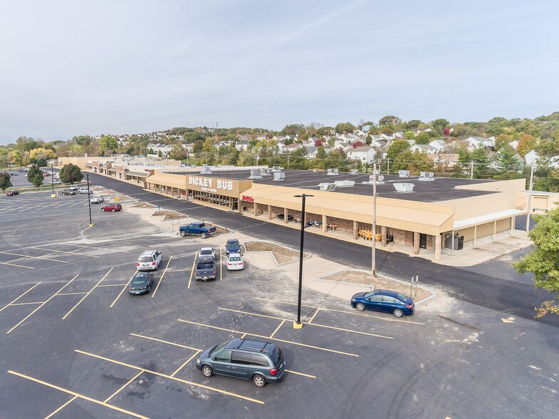 More Photos Of 100-111 Hilltop Village Center Dr, Eureka Storefront For Lease