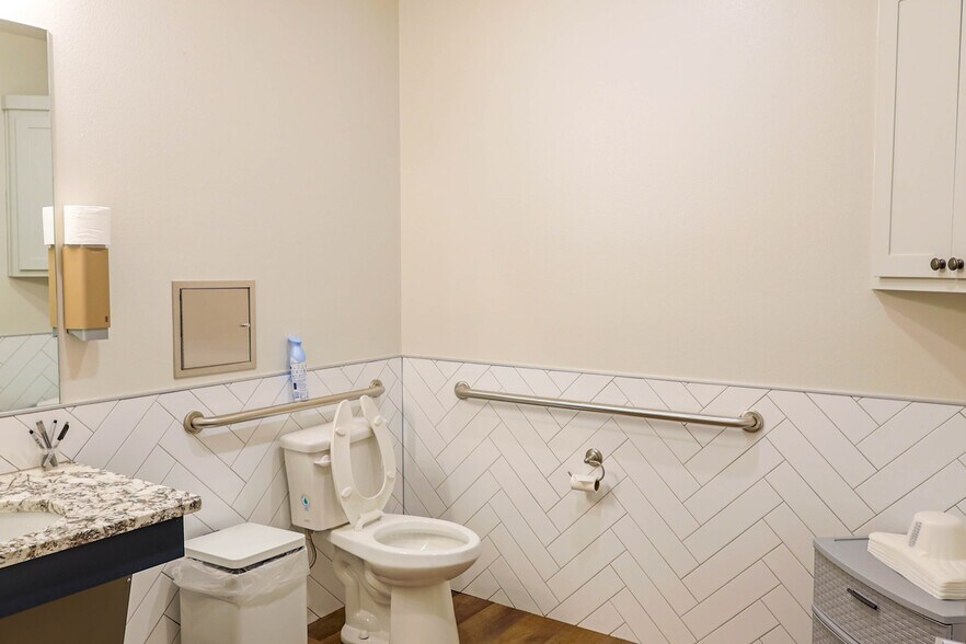 More Photos Of 5004 122nd St, Lubbock Office Residential For Lease