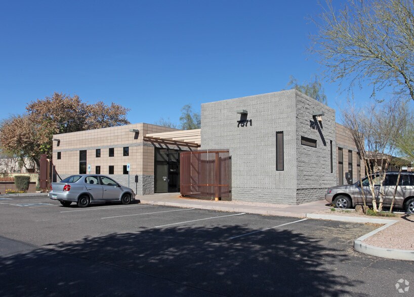 Primary Photo Of 7571 S Willow Dr, Tempe Medical For Lease