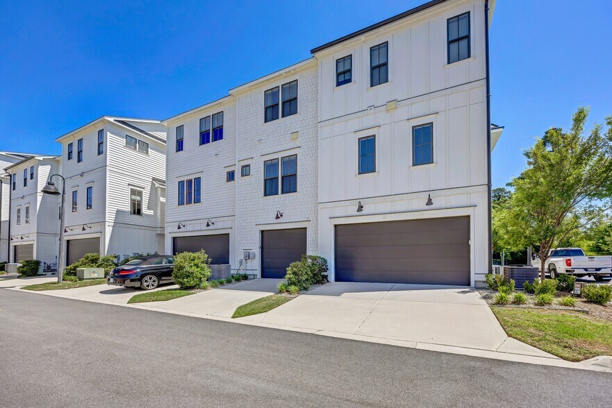 More Photos Of 162 Dugger Ln, Wilmington Apartments For Sale