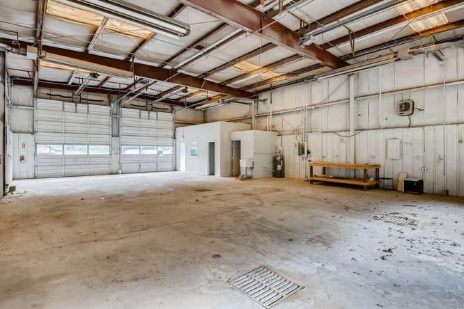 More Photos Of 973-979 Sheppard Rd, Stone Mountain Showroom For Sale