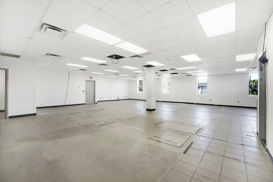 More Photos Of 114 McClean Ave, Staten Island Storefront For Lease
